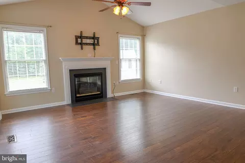 Living - 29459 Windy Hill Cir, Delmar, MD 21875 photo 7 of 8