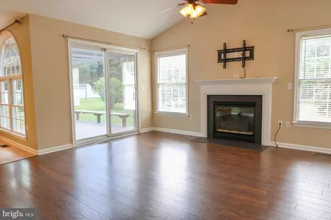 Living - 29459 Windy Hill Cir, Delmar, MD 21875 photo 8 of 8