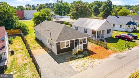 312 Center St, Fruitland, MD 21826
