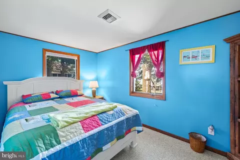 Bedroom - 4458 Sunset Dr, Tyaskin, MD 21865 photo 3 of 8