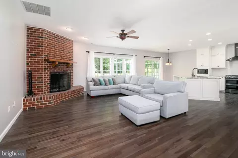 Living - 7475 E Longfield Dr, Hebron, MD 21830 photo 1 of 6