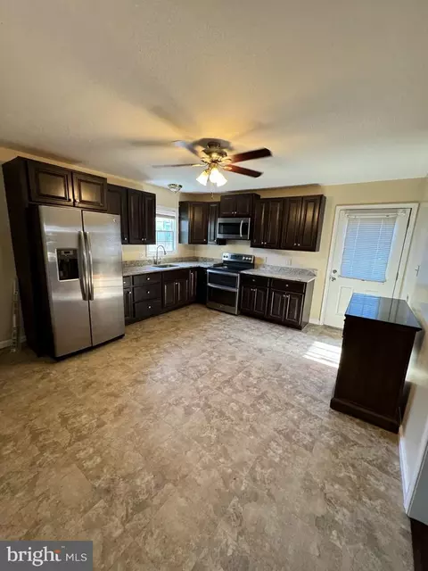 Kitchen - 723 Ebenezer Dr, Salisbury, MD 21801 photo 3 of 6