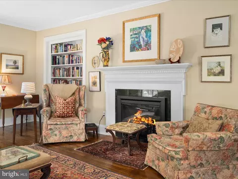 Living - 431 Somerset Ave, Salisbury, MD 21801 photo 3 of 9