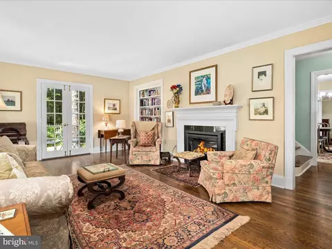 Living - 431 Somerset Ave, Salisbury, MD 21801 photo 2 of 9