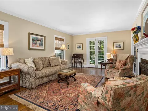 Living - 431 Somerset Ave, Salisbury, MD 21801 photo 1 of 9