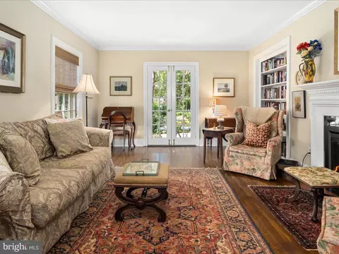Living - 431 Somerset Ave, Salisbury, MD 21801 photo 5 of 9