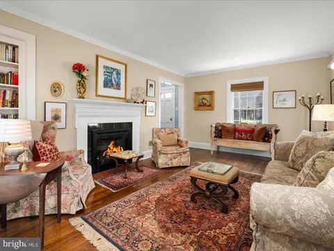 Living - 431 Somerset Ave, Salisbury, MD 21801 photo 6 of 9