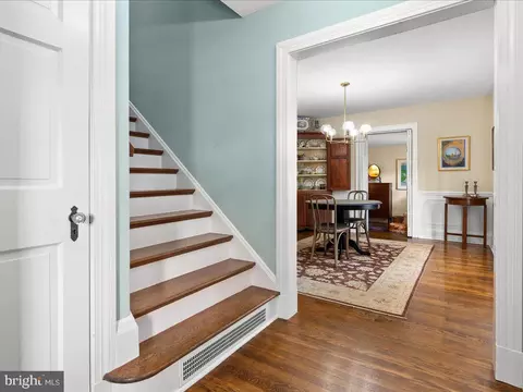 Entry Way - 431 Somerset Ave, Salisbury, MD 21801 photo 4 of 12