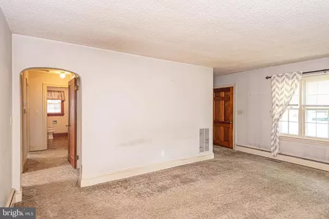 Living - 111 Greenmount Ave, Salisbury, MD 21804 photo 3 of 3