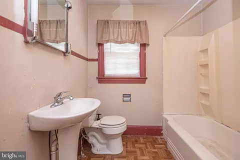 Entry Way - 111 Greenmount Ave, Salisbury, MD 21804 photo 5 of 11