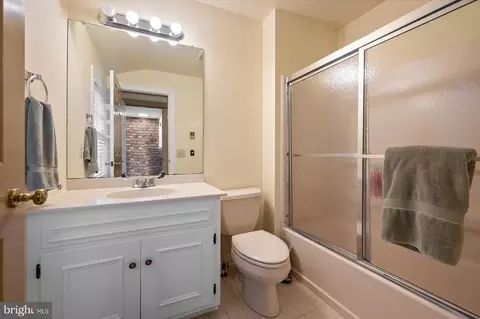 Bath - 607 Indian Ln, Salisbury, MD 21801 photo 1 of 3