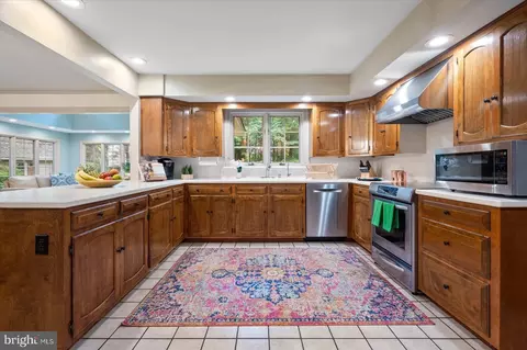 Kitchen - 607 Indian Ln, Salisbury, MD 21801 photo 2 of 3