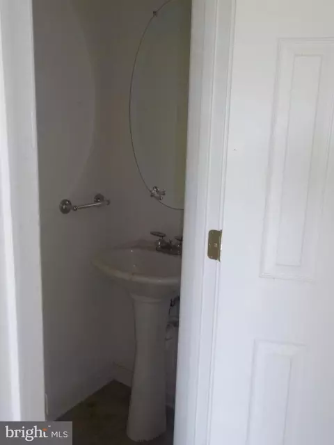Entry Way - 1000 Rori Ct, Salisbury, MD 21801 photo 1 of 7
