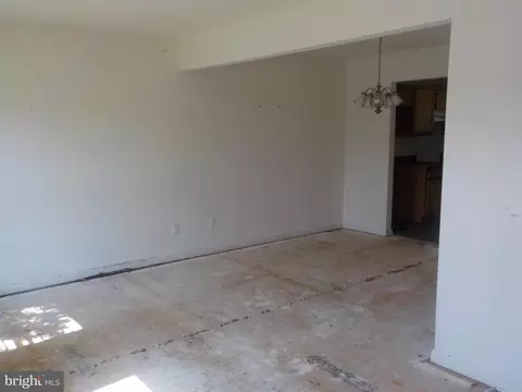 Living - 1000 Rori Ct, Salisbury, MD 21801 photo 1 of 4
