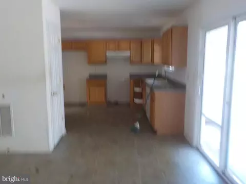 Living - 1000 Rori Ct, Salisbury, MD 21801 photo 4 of 4