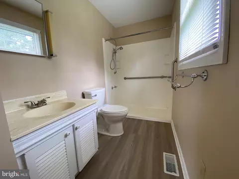 Bath - 6437 Mary Jane Dr, Salisbury, MD 21801 photo 3 of 4