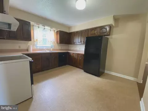 Kitchen - 6437 Mary Jane Dr, Salisbury, MD 21801 photo 2 of 2