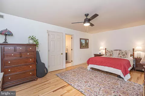 Bedroom - 30521 E Rustic Dr, Salisbury, MD 21804 photo 2 of 9