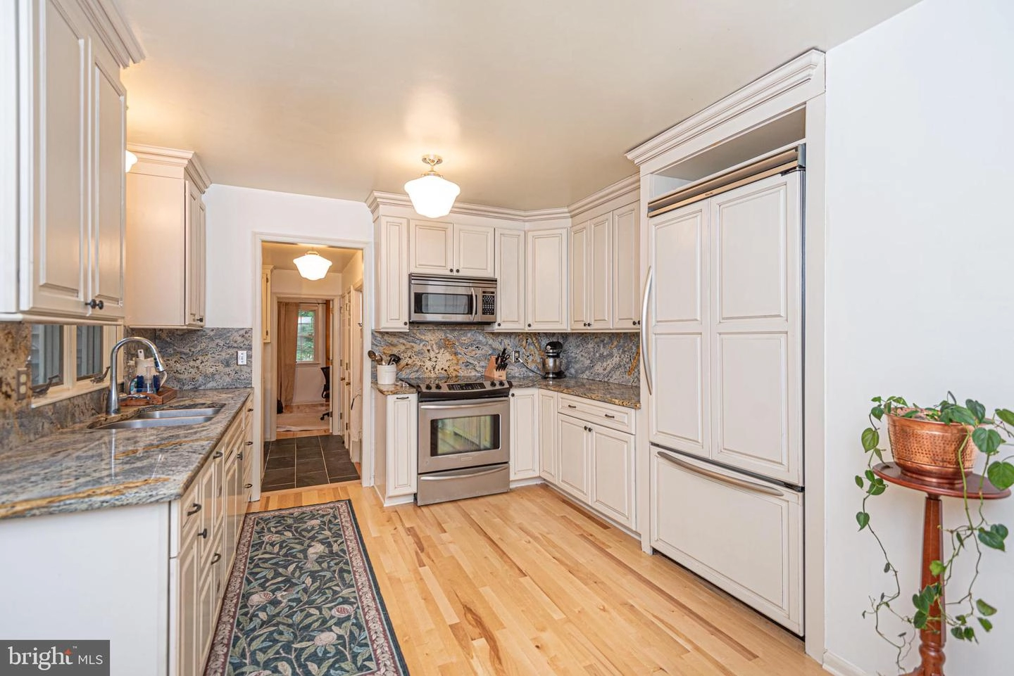 Kitchen - 30521 E Rustic Dr, Salisbury, MD 21804 photo 3 of 8