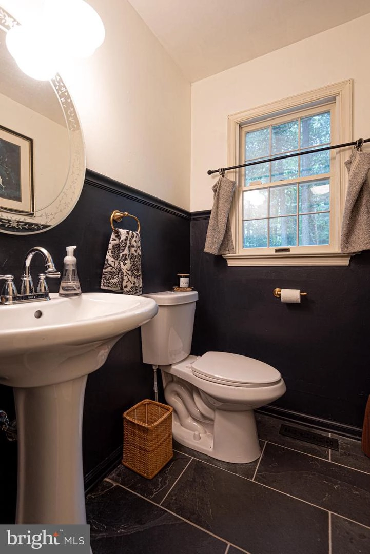 Bath - 30521 E Rustic Dr, Salisbury, MD 21804 photo 2 of 7