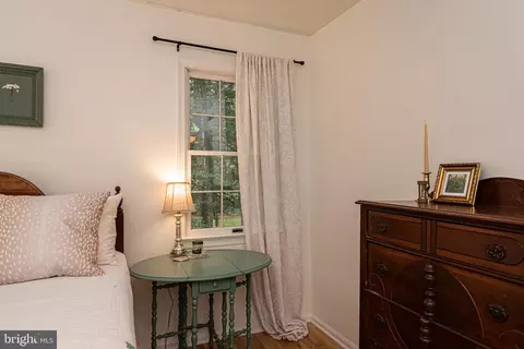 Bedroom - 30521 E Rustic Dr, Salisbury, MD 21804 photo 6 of 9