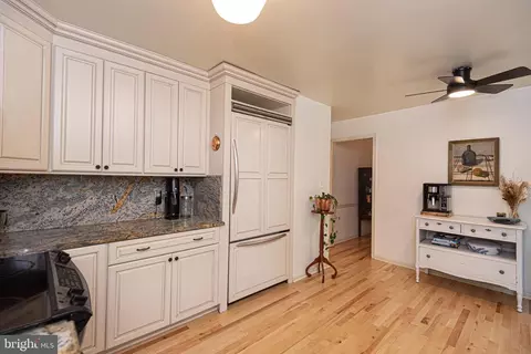 Kitchen - 30521 E Rustic Dr, Salisbury, MD 21804 photo 8 of 8