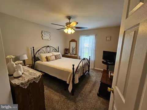 Bedroom - 1410 Killarney Dr, Salisbury, MD 21804 photo 3 of 5