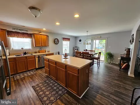 Kitchen - 1410 Killarney Dr, Salisbury, MD 21804 photo 4 of 6