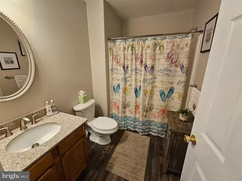 Bath - 1410 Killarney Dr, Salisbury, MD 21804 photo 2 of 3