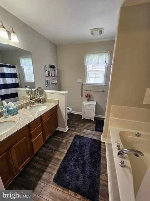Bath - 1410 Killarney Dr, Salisbury, MD 21804 photo 3 of 3