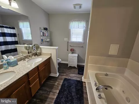 Bath - 1410 Killarney Dr, Salisbury, MD 21804 photo 1 of 3