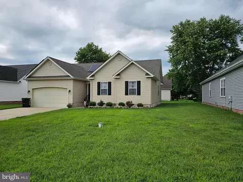 Exterior - 1410 Killarney Dr, Salisbury, MD 21804 photo 2 of 3