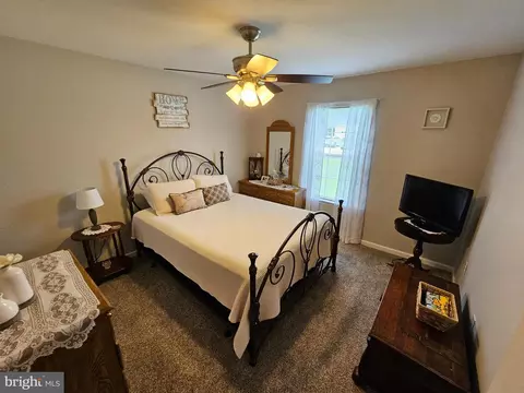 Bedroom - 1410 Killarney Dr, Salisbury, MD 21804 photo 4 of 5