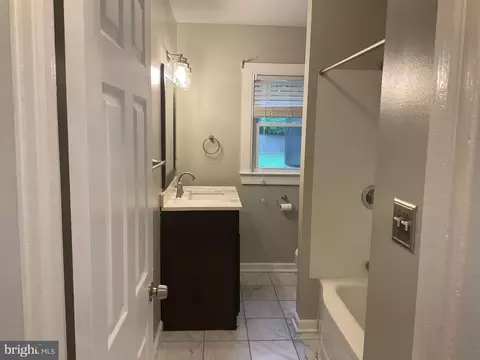 Bath - 407 Clyde Ave, Fruitland, MD 21826 photo 1 of 2