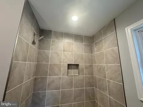 Entry Way - 1713 Wilson Ln, Salisbury, MD 21801 photo 1 of 2