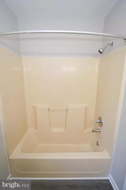 Bath - 315 Hazel Ave, Salisbury, MD 21801 photo 2 of 3