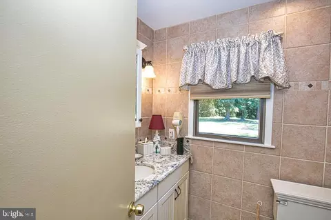 Bath - 6090 Massey Crossing Rd, Willards, MD 21874 photo 3 of 6