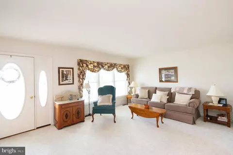 142 Chapel Branch Dr, Hebron, MD 21830 photo 2