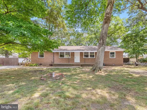 6827 Lois Ave, Salisbury, MD 21804