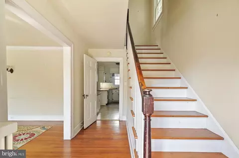 Entry Way - 305 N Clairmont Dr, Salisbury, MD 21801 photo 1 of 4