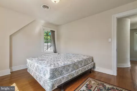 Bedroom - 305 N Clairmont Dr, Salisbury, MD 21801 photo 3 of 5