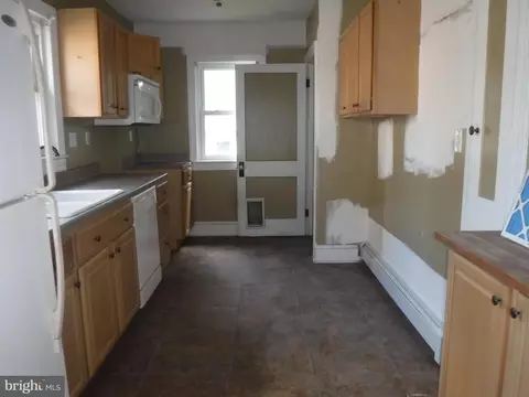 Entry Way - 209 Marshall St, Salisbury, MD 21804 photo 2 of 2