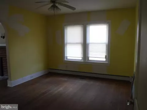 Living - 209 Marshall St, Salisbury, MD 21804 photo 1 of 3