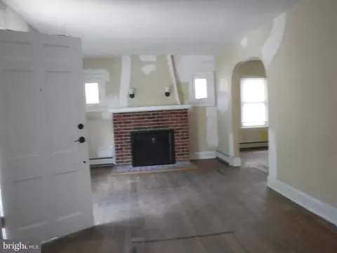 Living - 209 Marshall St, Salisbury, MD 21804 photo 3 of 3