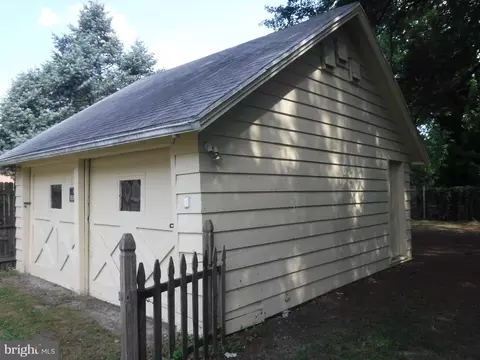Exterior - 209 Marshall St, Salisbury, MD 21804 photo 2 of 3