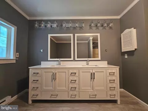 Bath - 20410 Chesapeake Dr, Nanticoke, MD 21840 photo 6 of 7