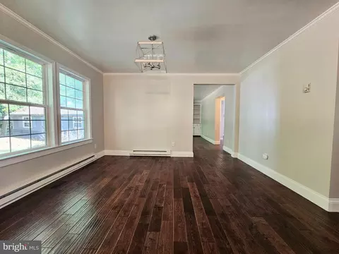 Living - 20410 Chesapeake Dr, Nanticoke, MD 21840 photo 8 of 13