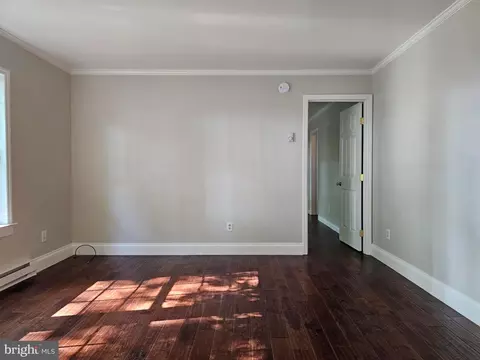 Living - 20410 Chesapeake Dr, Nanticoke, MD 21840 photo 3 of 13