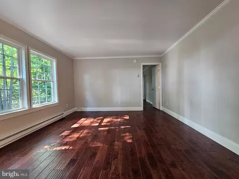 Living - 20410 Chesapeake Dr, Nanticoke, MD 21840 photo 2 of 13