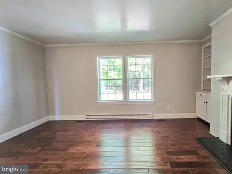 Living - 20410 Chesapeake Dr, Nanticoke, MD 21840 photo 12 of 13